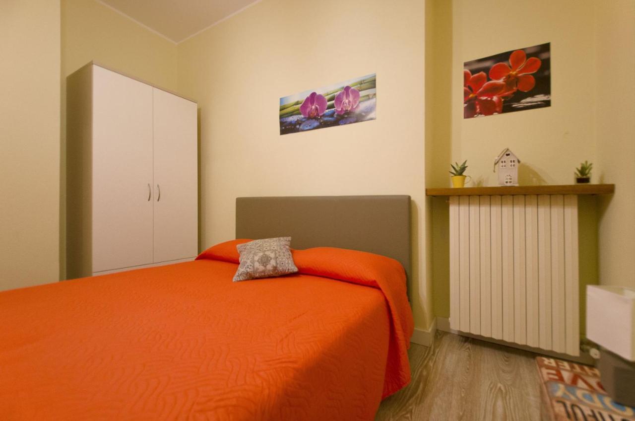 Accogliente Apt Al Centro Con Giardino E Jacuzzi Apartment Torri Del Benaco Luaran gambar